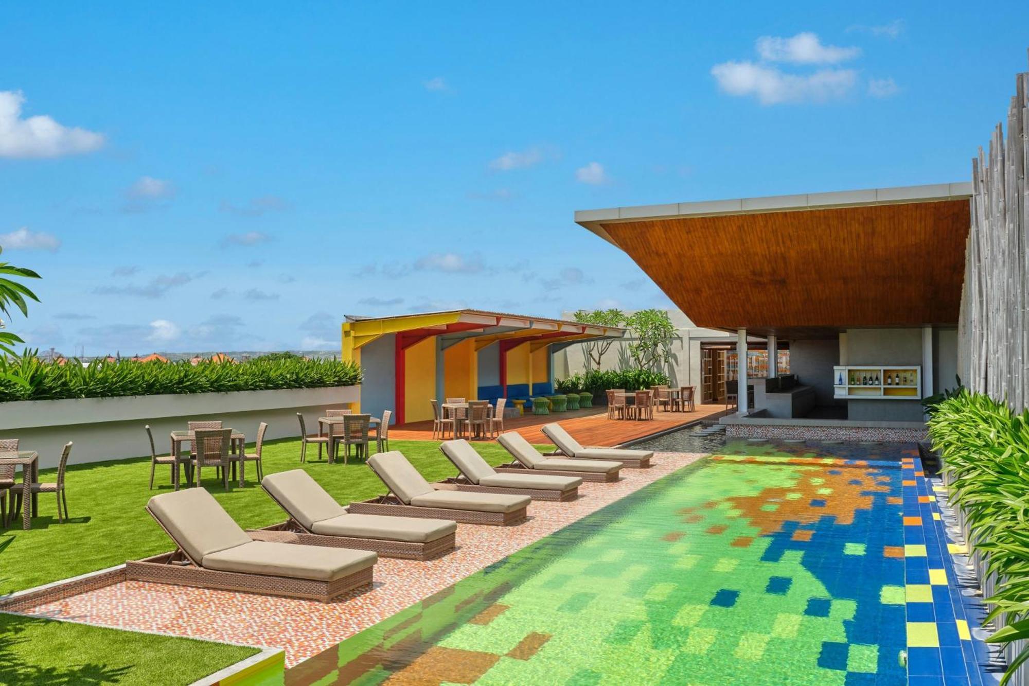 Готель Fairfield By Marriott Bali South Kuta Кута Екстер'єр фото