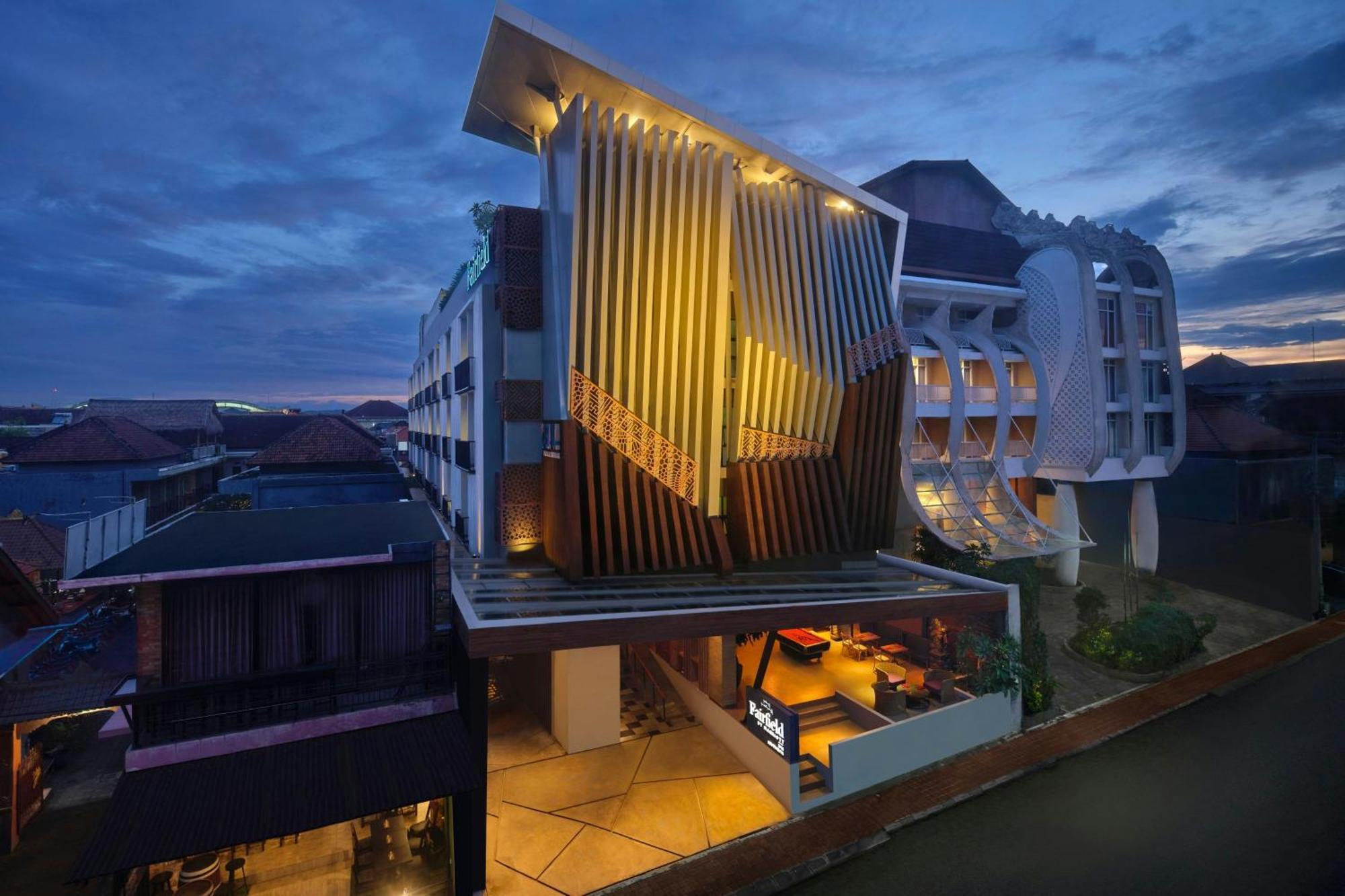 Готель Fairfield By Marriott Bali South Kuta Кута Екстер'єр фото